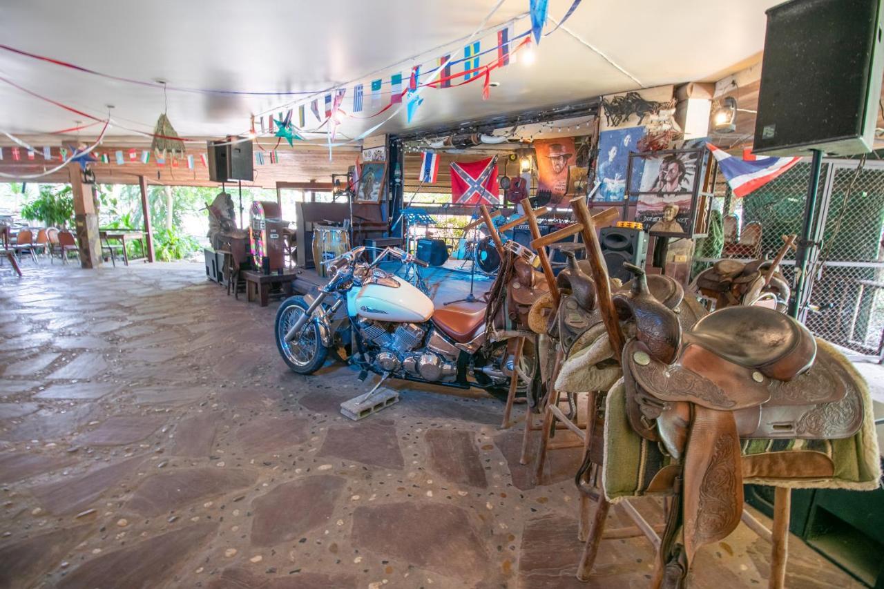 Capital O 1110 Khaoyai Cowboy City Resort ムーシ エクステリア 写真