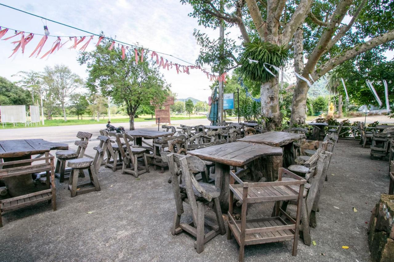 Capital O 1110 Khaoyai Cowboy City Resort ムーシ エクステリア 写真