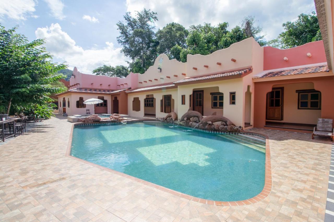 Capital O 1110 Khaoyai Cowboy City Resort ムーシ エクステリア 写真