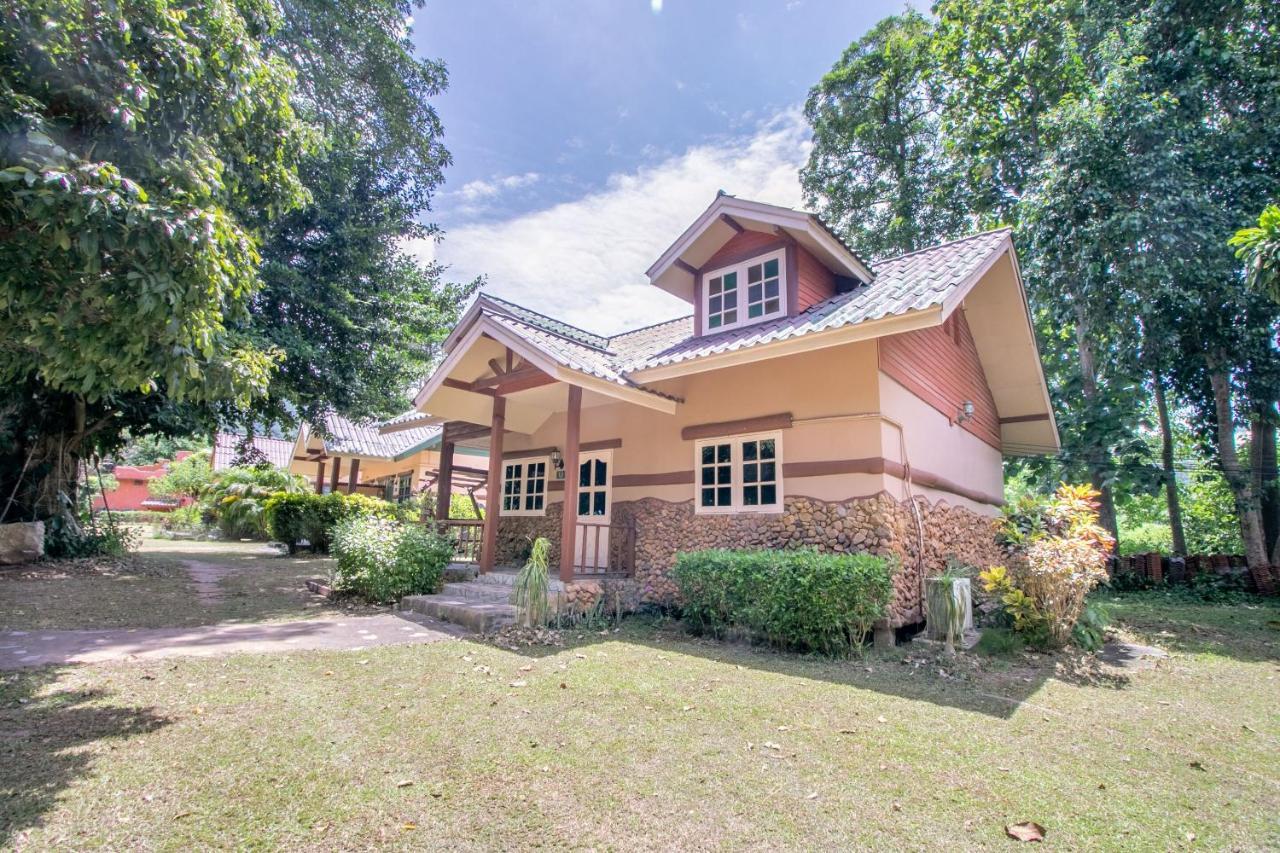 Capital O 1110 Khaoyai Cowboy City Resort ムーシ エクステリア 写真