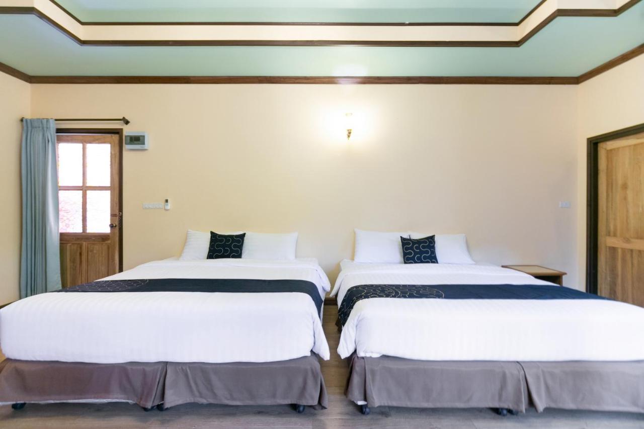Capital O 1110 Khaoyai Cowboy City Resort ムーシ エクステリア 写真