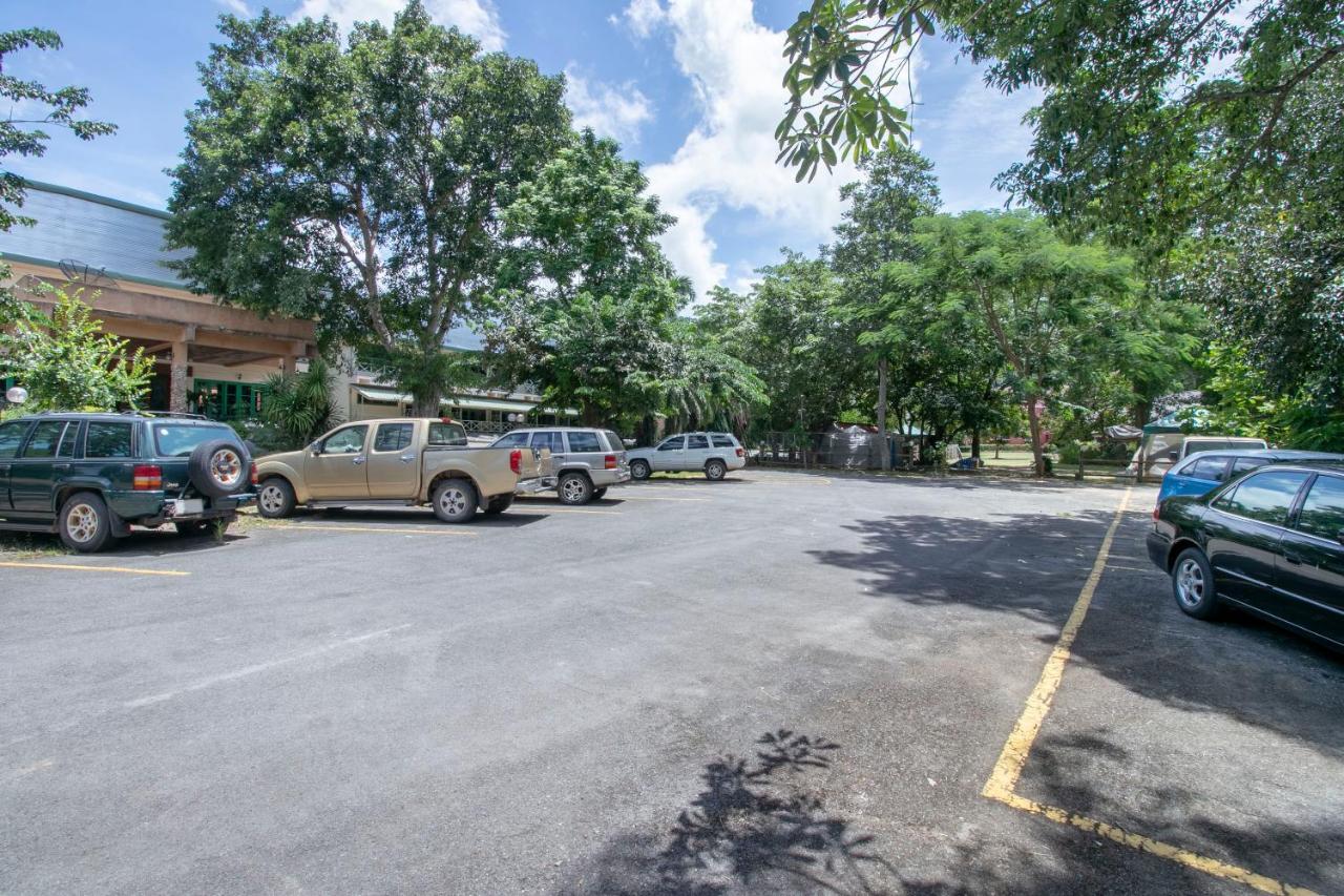 Capital O 1110 Khaoyai Cowboy City Resort ムーシ エクステリア 写真